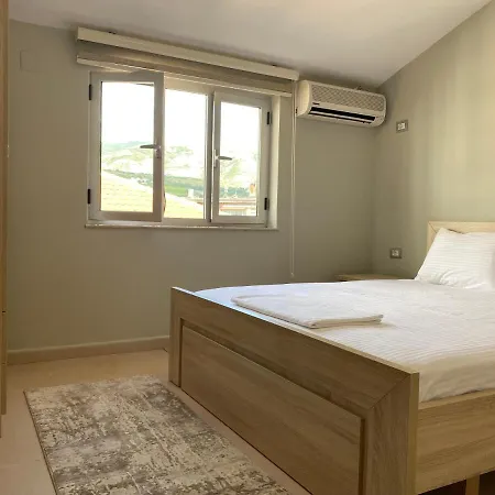 Cozy Guesthouse Korce شقة *