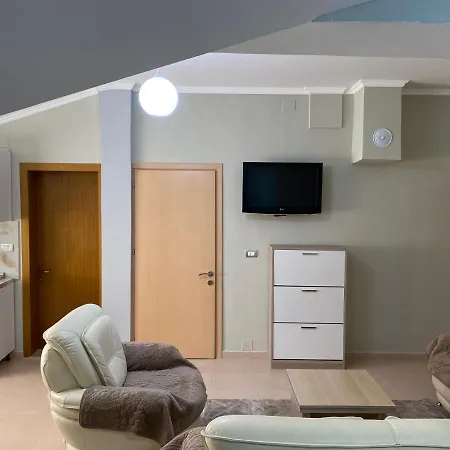 Cozy Guesthouse Korce * كورتشي