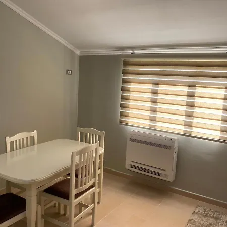 Cozy Guesthouse Korce شقة *